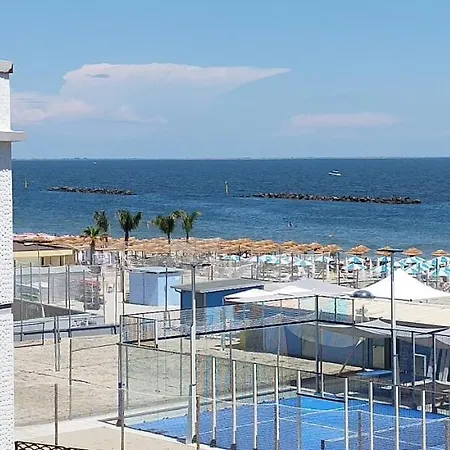 Pomposa Grand Premium Sea View *