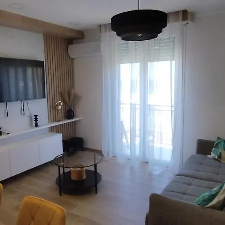 Pomposa Grand Premium Sea View アパート *