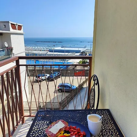 Pomposa Grand Premium Sea View *