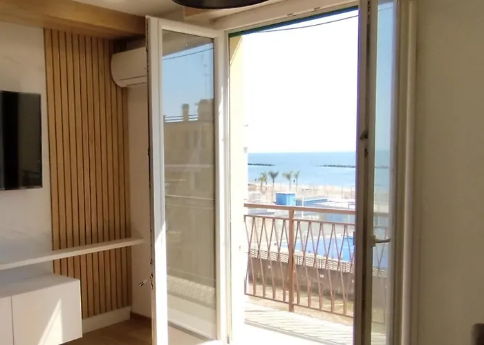 Pomposa Grand Premium Sea View Lejlighed