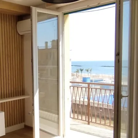 Pomposa Grand Premium Sea View Lägenhet