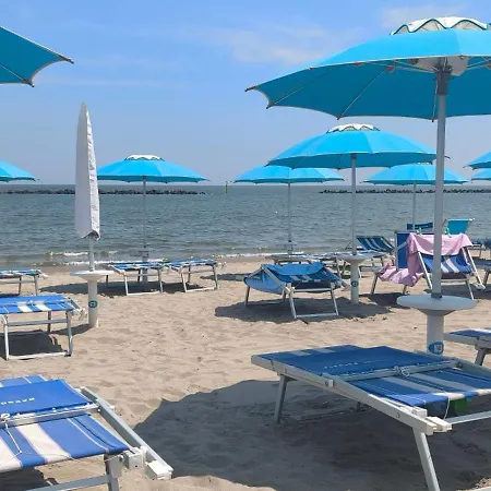 Pomposa Grand Premium Sea View Lägenhet *